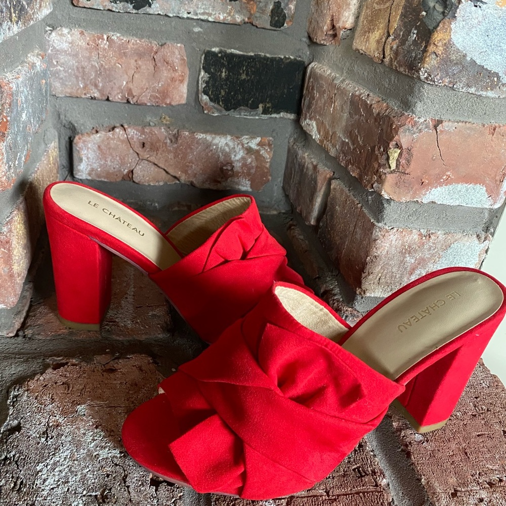 Le Chateau, red mules, size 39